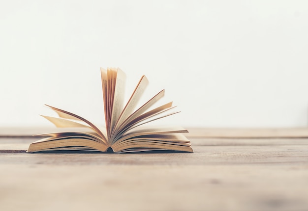 我的青春高八度吻戏在第几集